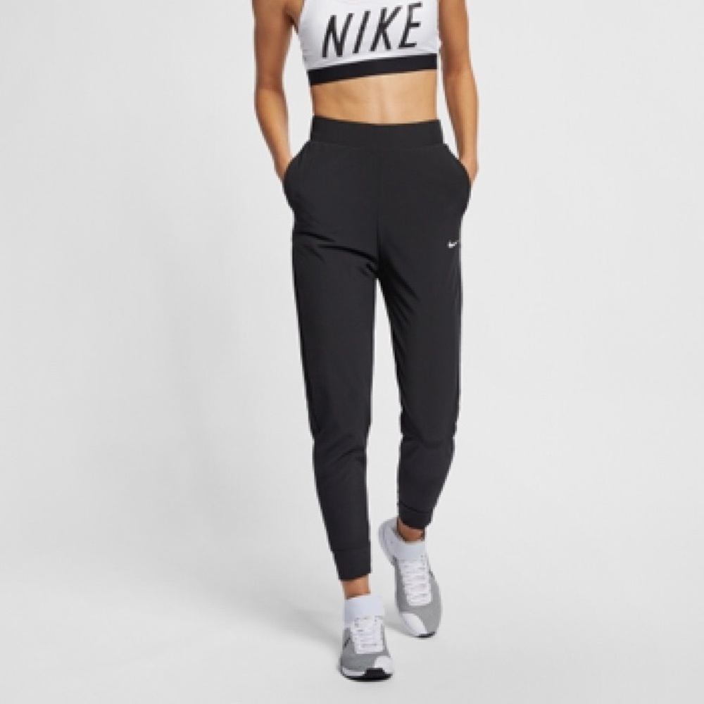 NWOT Nike dri fit joggers size small, black